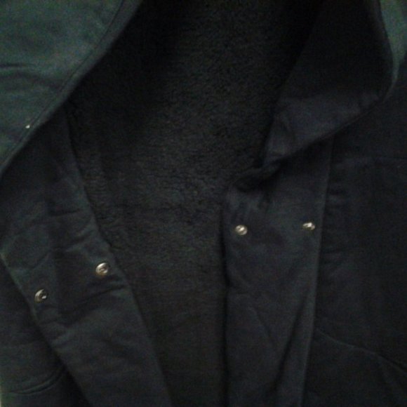 UGG Bexley Shearling Vest - Picture 9 of 10